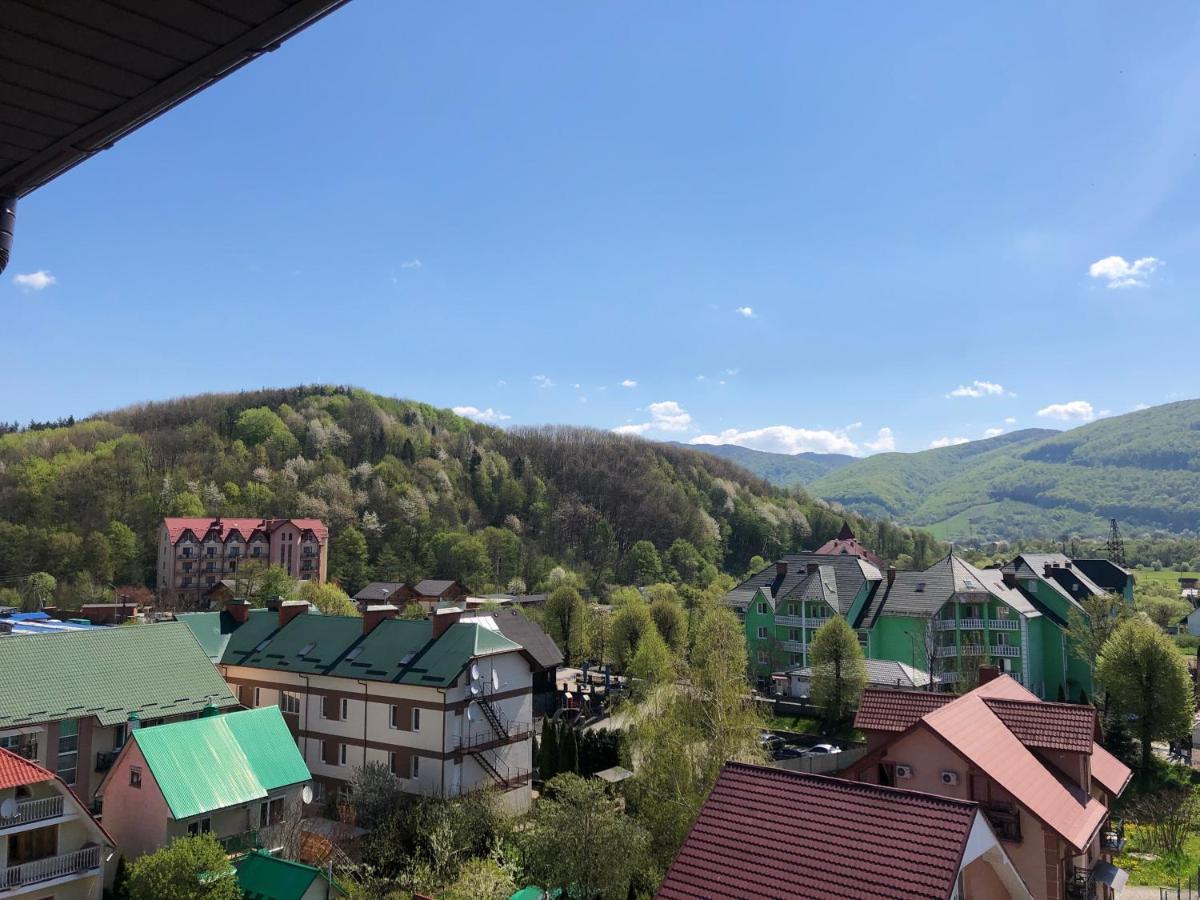 Апартаменты Центр Солнечное Закарпатье Polyana  Exterior photo